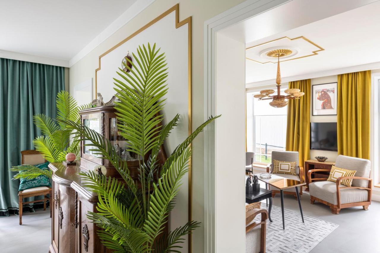 Suite With Private Bathroom At Three Bedroom Interwar Villa Grabyte With Daily Spaces To Share By Pine Forest On The Bank Of The River- 8Min By Car From Old Town 카우나스 외부 사진