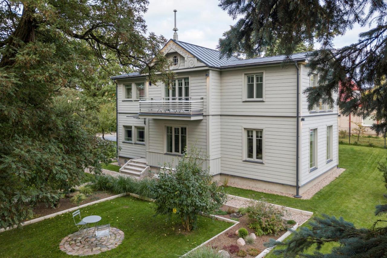 Suite With Private Bathroom At Three Bedroom Interwar Villa Grabyte With Daily Spaces To Share By Pine Forest On The Bank Of The River- 8Min By Car From Old Town 카우나스 외부 사진