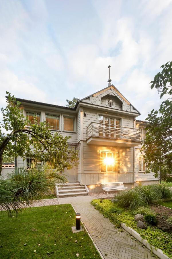 Suite With Private Bathroom At Three Bedroom Interwar Villa Grabyte With Daily Spaces To Share By Pine Forest On The Bank Of The River- 8Min By Car From Old Town 카우나스 외부 사진
