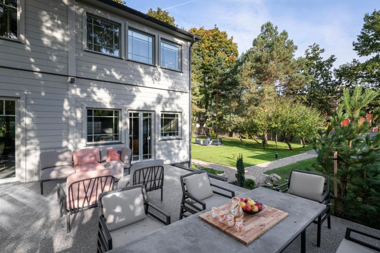 Suite With Private Bathroom At Three Bedroom Interwar Villa Grabyte With Daily Spaces To Share By Pine Forest On The Bank Of The River- 8Min By Car From Old Town 카우나스 외부 사진