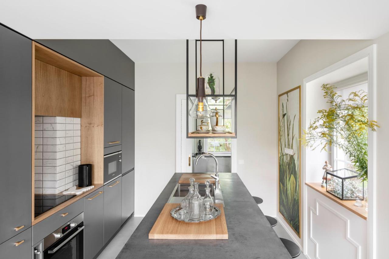 Suite With Private Bathroom At Three Bedroom Interwar Villa Grabyte With Daily Spaces To Share By Pine Forest On The Bank Of The River- 8Min By Car From Old Town 카우나스 외부 사진