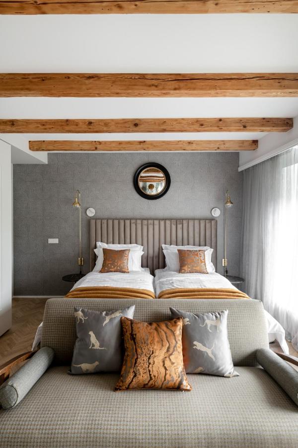 Suite With Private Bathroom At Three Bedroom Interwar Villa Grabyte With Daily Spaces To Share By Pine Forest On The Bank Of The River- 8Min By Car From Old Town 카우나스 외부 사진