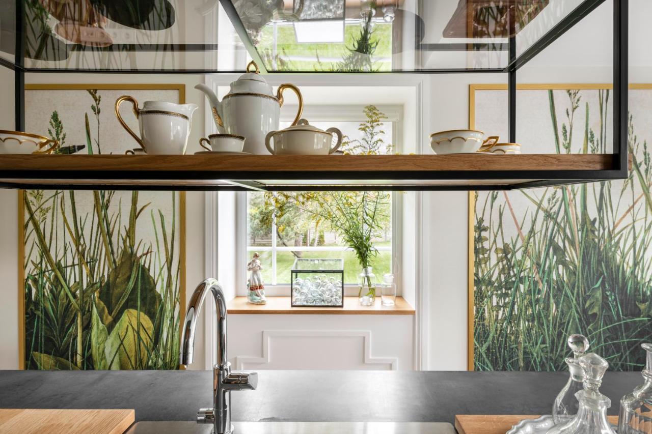 Suite With Private Bathroom At Three Bedroom Interwar Villa Grabyte With Daily Spaces To Share By Pine Forest On The Bank Of The River- 8Min By Car From Old Town 카우나스 외부 사진